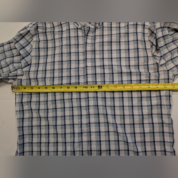 Express Fitted Performance Stretch Button Down - Picture 7 of 12
